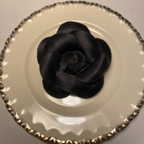 ๐ Vintage beautiful flower brooch. - Picture 2 of 6